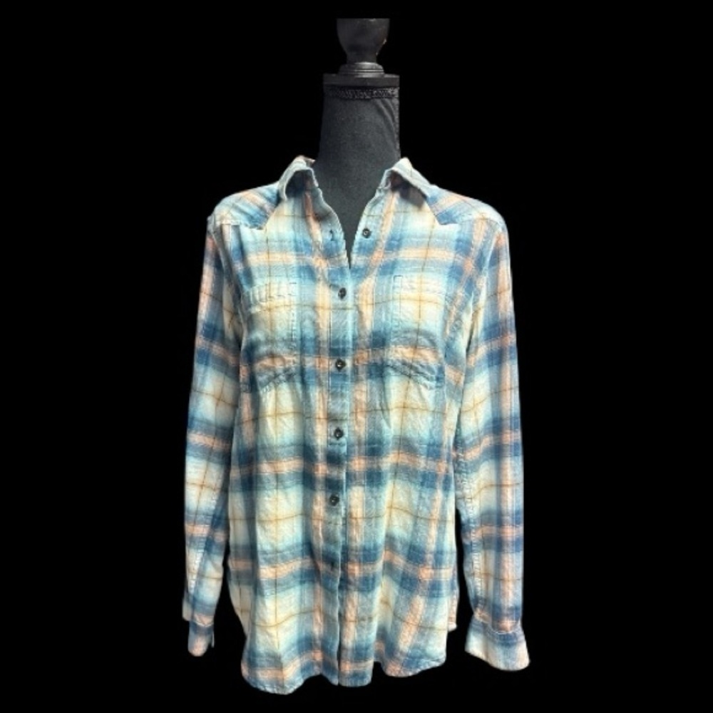 Ariat Women's long Sleeve Button Down Shirt Size Medium